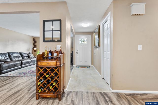4565 Swallow Ct, Salem, OR 97305