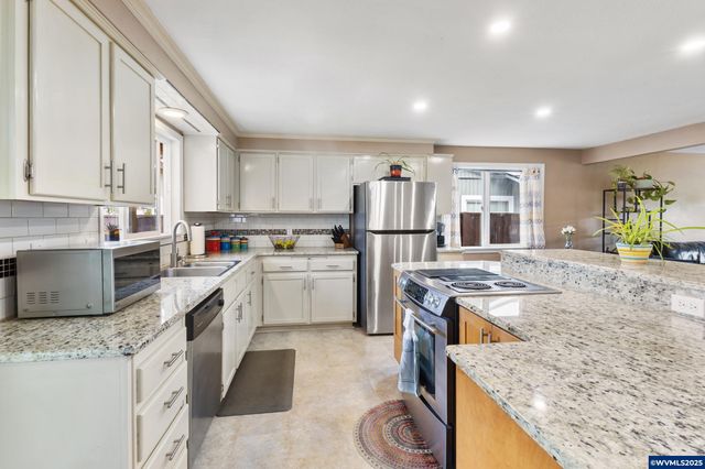 4565 Swallow Ct, Salem, OR 97305