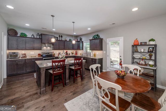 91 Pacific Avenue, Sharpsburg, GA 30277