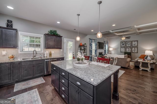 91 Pacific Avenue, Sharpsburg, GA 30277