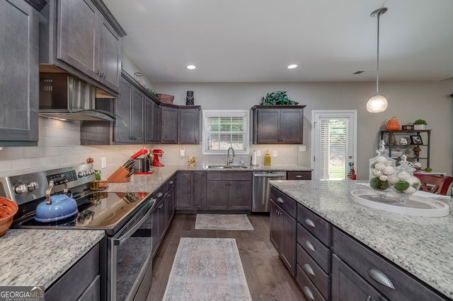 91 Pacific Avenue, Sharpsburg, GA 30277