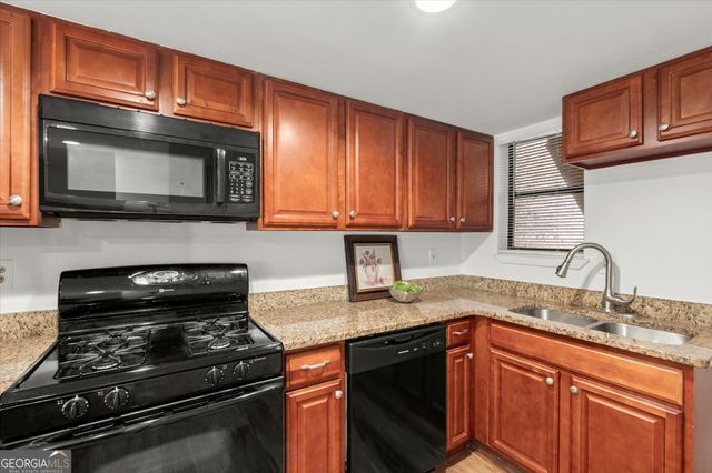 2192 Palmyra Drive SE, Marietta, GA 30062