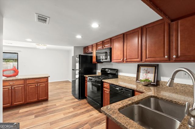2192 Palmyra Drive SE, Marietta, GA 30062