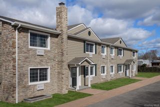 105 Overton Avenue L, Sayville, NY 11782