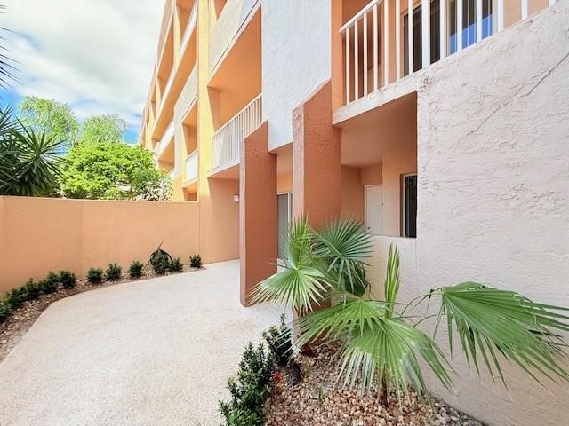 7712 Granville Dr 107, Tamarac, FL 33321
