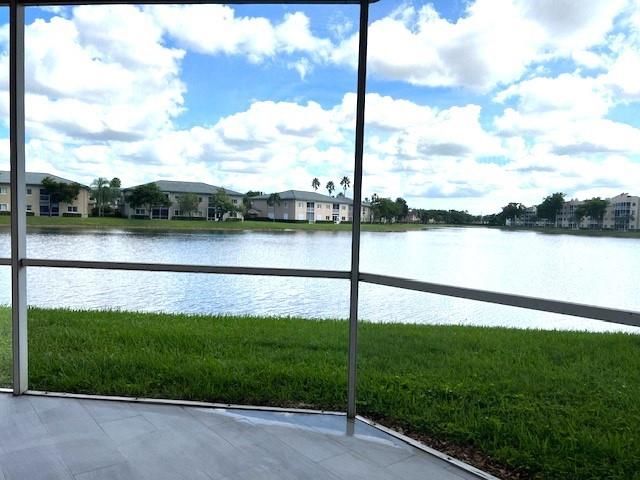7712 Granville Dr 107, Tamarac, FL 33321