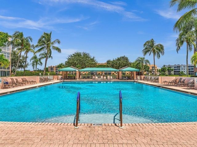 7712 Granville Dr 107, Tamarac, FL 33321