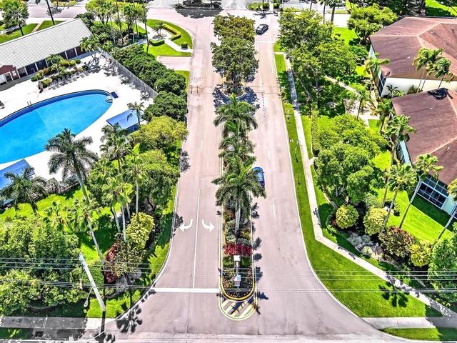 7712 Granville Dr 107, Tamarac, FL 33321