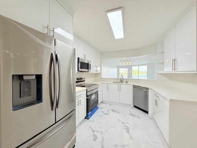 7712 Granville Dr 107, Tamarac, FL 33321