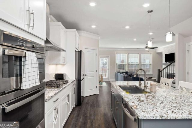 8008 Park Avenue, Roswell, GA 30076