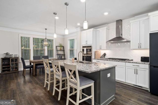 8008 Park Avenue, Roswell, GA 30076