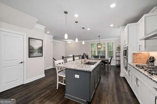 8008 Park Avenue, Roswell, GA 30076