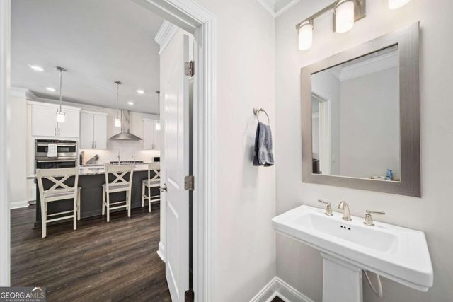 8008 Park Avenue, Roswell, GA 30076