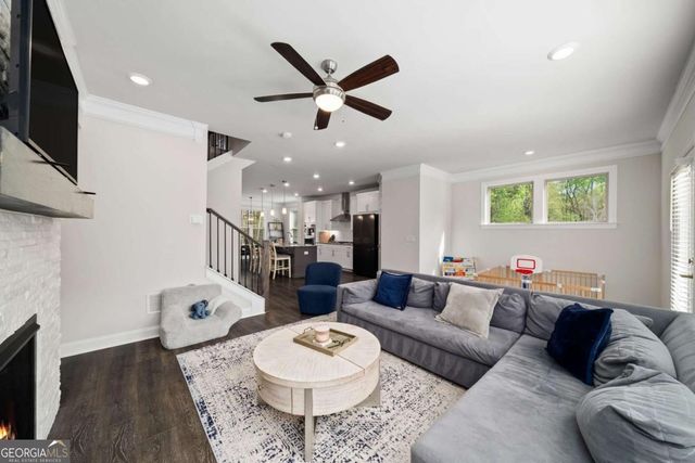 8008 Park Avenue, Roswell, GA 30076