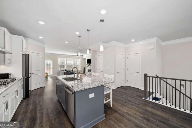 8008 Park Avenue, Roswell, GA 30076