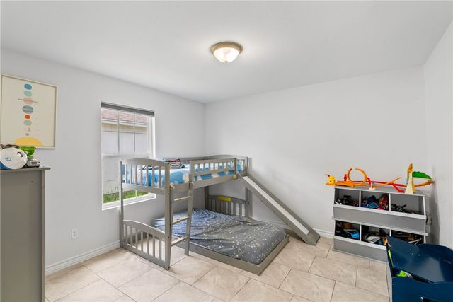 521 Military Dr, Corpus Christi, TX 78418