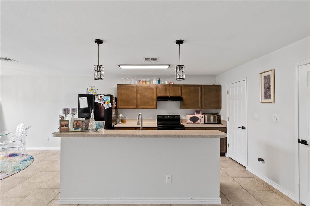 521 Military Dr, Corpus Christi, TX 78418 — photo 5