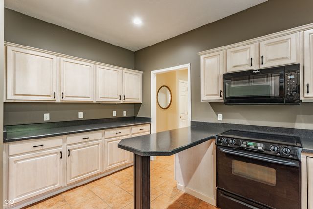 8102 Woodcreek Drive, Indianapolis, IN 46256