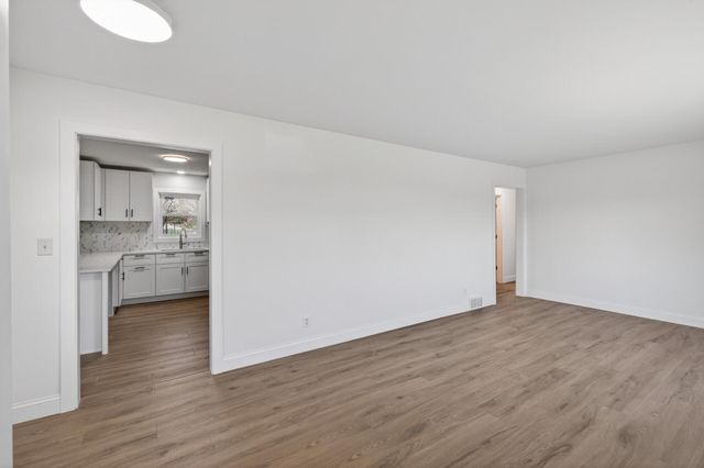 3125 Winnetka Avenue N, Crystal, MN 55427