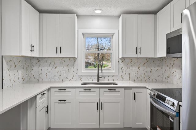 3125 Winnetka Avenue N, Crystal, MN 55427