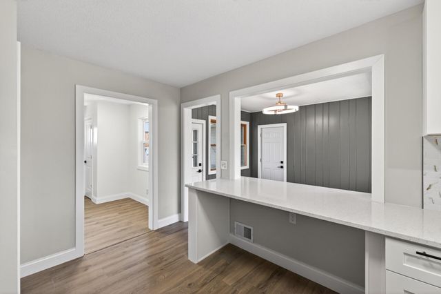 3125 Winnetka Avenue N, Crystal, MN 55427