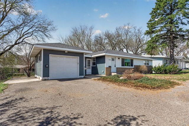 3125 Winnetka Avenue N, Crystal, MN 55427