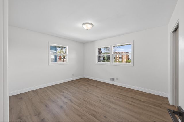 3125 Winnetka Avenue N, Crystal, MN 55427