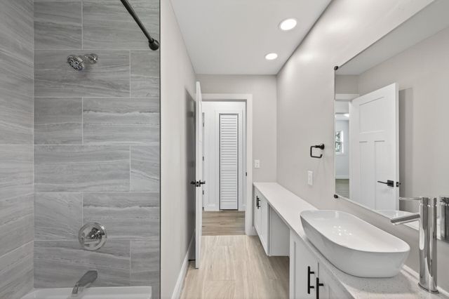 3125 Winnetka Avenue N, Crystal, MN 55427