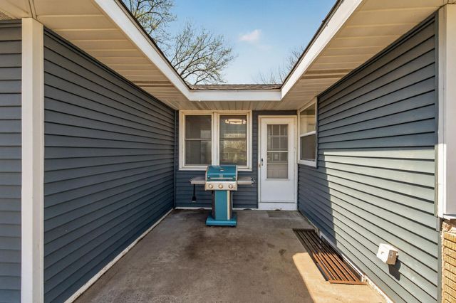 3125 Winnetka Avenue N, Crystal, MN 55427