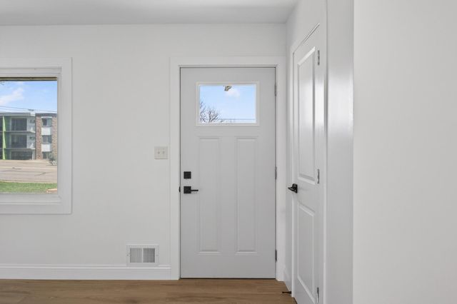 3125 Winnetka Avenue N, Crystal, MN 55427