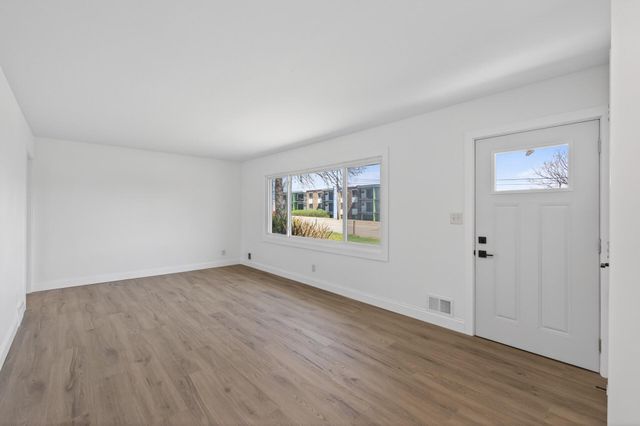 3125 Winnetka Avenue N, Crystal, MN 55427