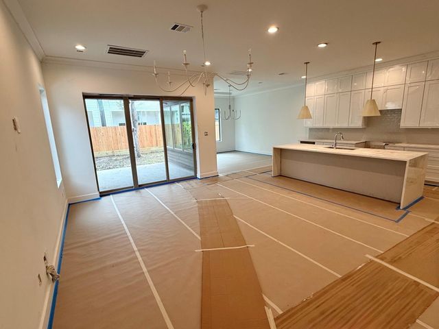 407 E 27th Street, Houston, TX 77008
