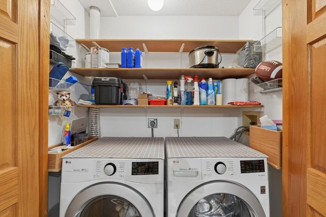 8372 Copperfield Way 113, Inver Grove Heights, MN 55076