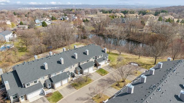 8372 Copperfield Way 113, Inver Grove Heights, MN 55076