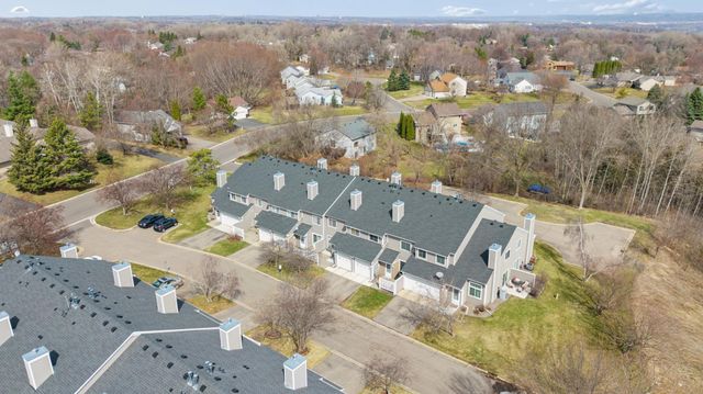 8372 Copperfield Way 113, Inver Grove Heights, MN 55076