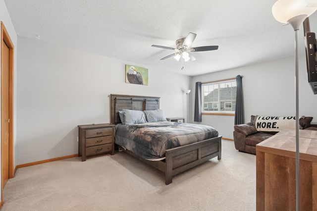 8372 Copperfield Way 113, Inver Grove Heights, MN 55076