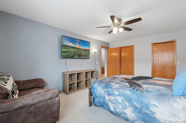 8372 Copperfield Way 113, Inver Grove Heights, MN 55076