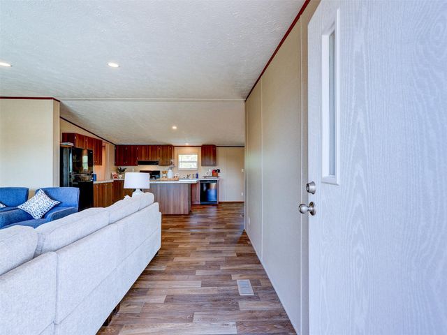 146 Monte Vista DR, Elgin, TX 78621