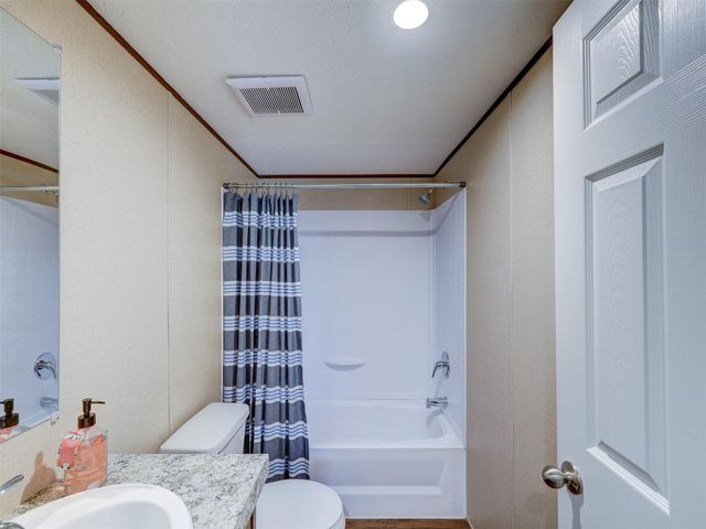 146 Monte Vista DR, Elgin, TX 78621