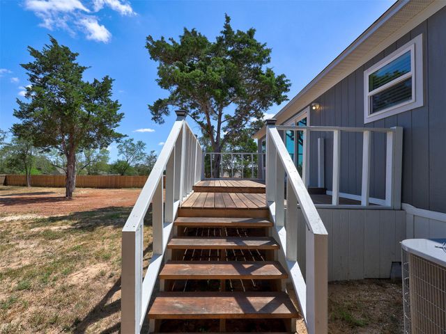 146 Monte Vista DR, Elgin, TX 78621