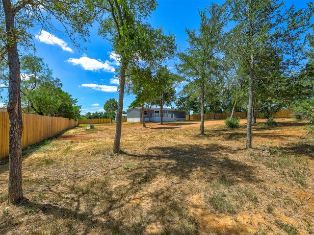 146 Monte Vista DR, Elgin, TX 78621
