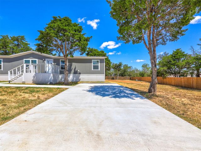 146 Monte Vista DR, Elgin, TX 78621