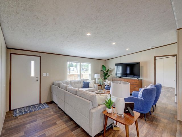 146 Monte Vista DR, Elgin, TX 78621