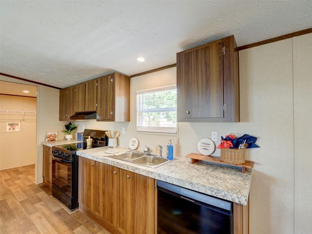 146 Monte Vista DR, Elgin, TX 78621
