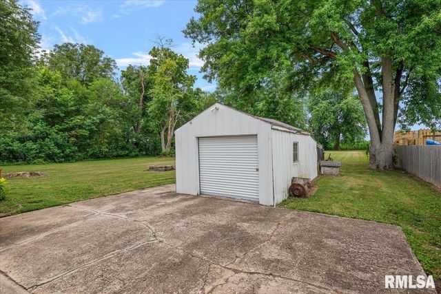 509 S WALNUT Street, Rochester, IL 62563