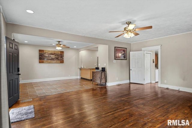 509 S WALNUT Street, Rochester, IL 62563