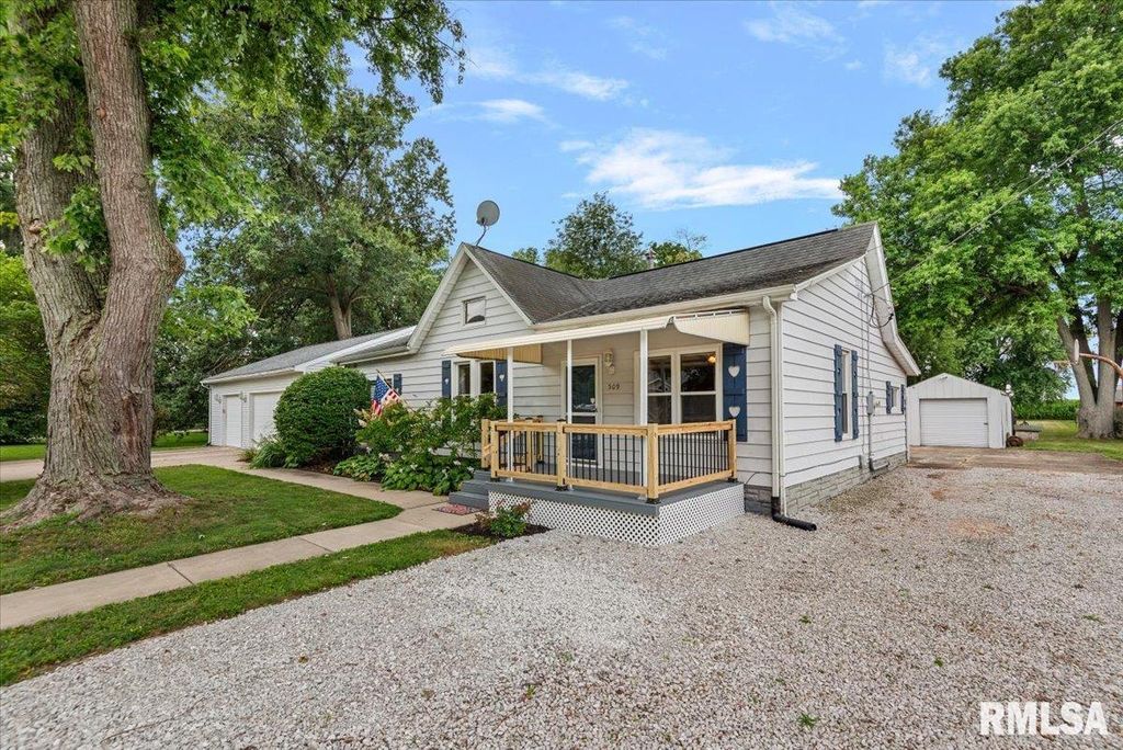 509 S WALNUT Street, Rochester, IL 62563