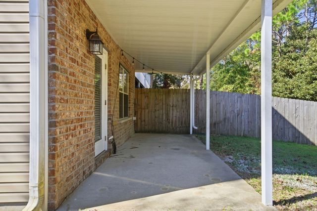 8562 Laredo Street, Navarre, FL 32566