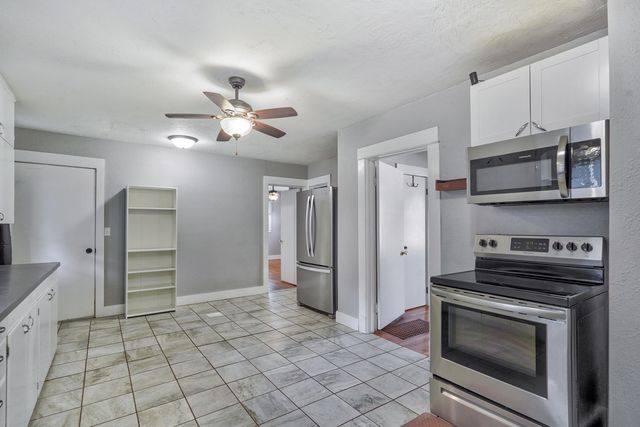 1911 W Walnut Street, Springfield, MO 65806