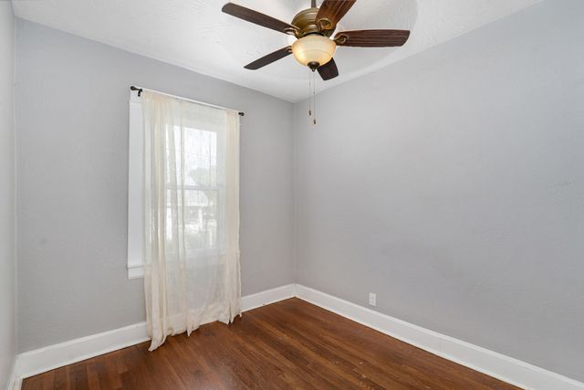 1911 W Walnut Street, Springfield, MO 65806